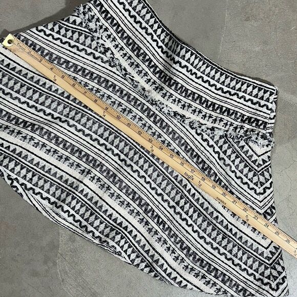 Banana Republic Mini Skirt Womens 8 Cream Black Jacquard Geometric A Line - Picture 8 of 9